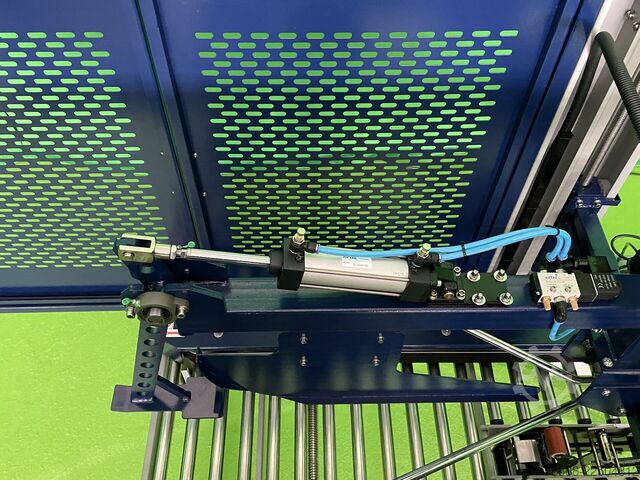 Zaptivač kućišta za otvorene kutije Kartonverschließmaschine min. B115/H110 MH-FJ-3A mit Deckelverschließmechanismus