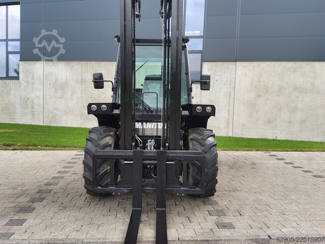 All-terrain forklift Manitou M 30-4
