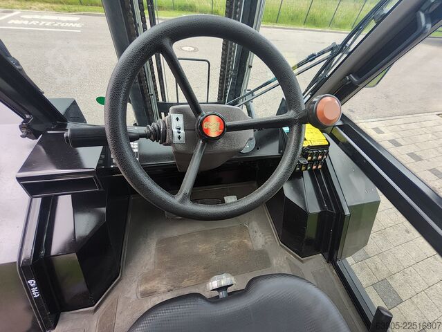 All-terrain forklift Manitou M 30-4