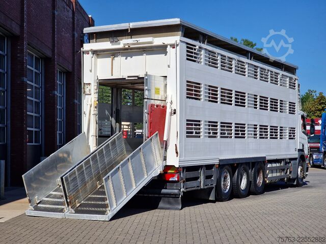 Transport de bétail Scania P400 8x4*4 - 2/3 deck livestock Guiton 29.78M2 ...