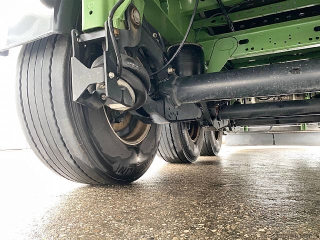 Gjysem rimorkio me shtrat te sheshte & gomuar Schwarzmüller NEUWERTIG/ ULTRALIGHT 5.480kg/ HUBDACH !