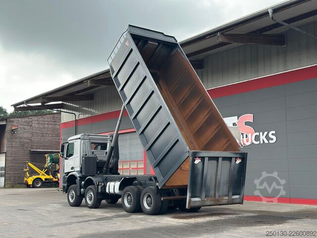 Truk jungkit MERCEDES-BENZ Arocs 4148 8x8 BB Piet Ruizeveld AK