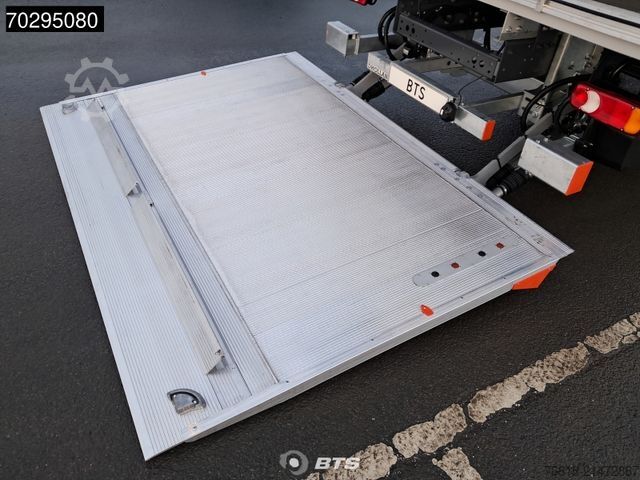 Camión caja DAF XB 230 4X2 FA DC 12t - Paccar Body Koffer