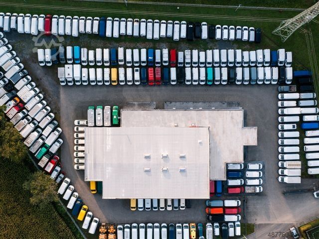 Xe van thùng kín VOLKSWAGEN Crafter 35 Automatik *Werkstatt* LED+KAMERA+NAVI