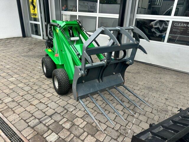 Gårdslaster Avant Tecno Proficat 4WD Diesel mit Schaufel + Krokozange