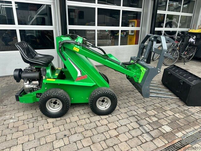 Gårdslaster Avant Tecno Proficat 4WD Diesel mit Schaufel + Krokozange