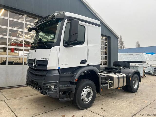 Standart-SZM Mercedes-Benz Actros 2045 S 4x2 Tractor Head