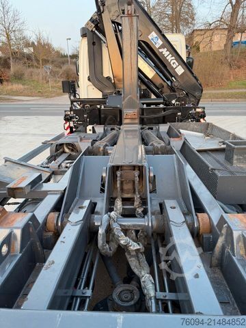 덤프 트럭 DAF CF 75.250 Abrollkipper KRAN FUNK