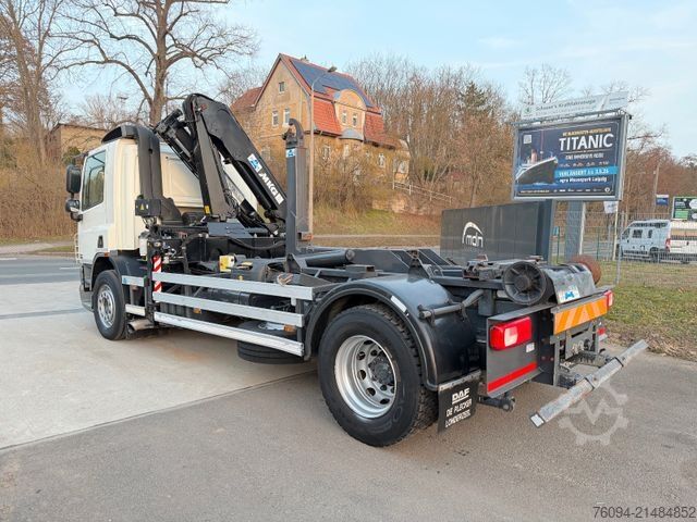 덤프 트럭 DAF CF 75.250 Abrollkipper KRAN FUNK