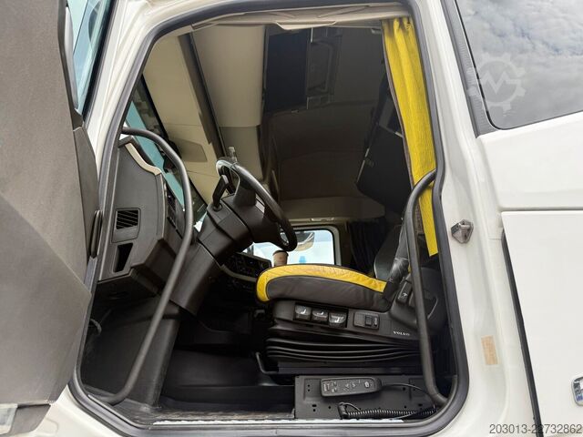 Standart çekici ünitesi VOLVO 650 6x4 EURO 6 Sattelzugmaschine