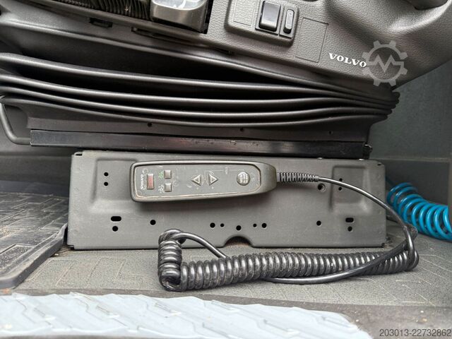 Standart çekici ünitesi VOLVO 650 6x4 EURO 6 Sattelzugmaschine