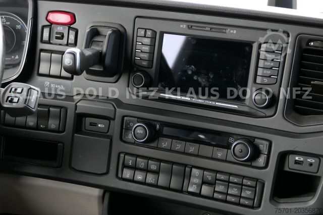 Biltransportlastbil SCANIA S 500 geschloss. Autotransp. Kässbohrer