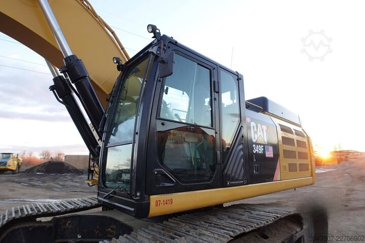 Pásový bagr Caterpillar 349FL