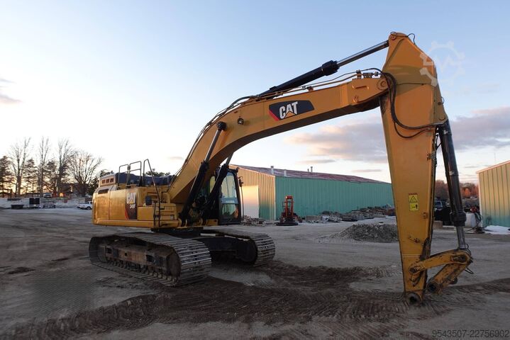 Pásový bagr Caterpillar 349FL