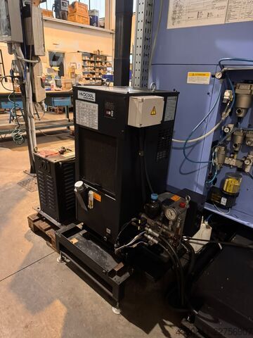 수직 머시닝 센터 DOOSAN DVF 5000