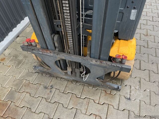 Xe nâng điện 4 bánh Jungheinrich EFG318