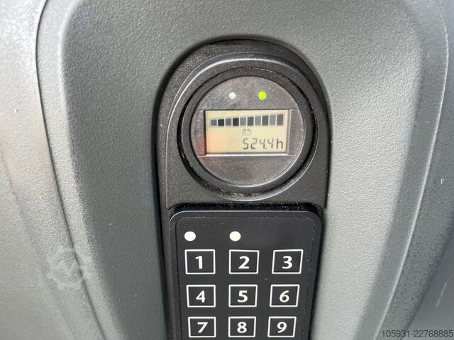 Người xếp hàng cho người đi bộ Linde L12i