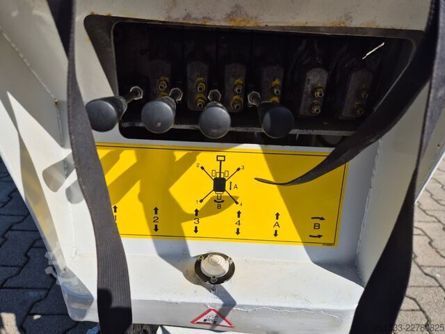Platform kerja mudah alih Falcon Lifts FS290 - 1 OWNER- ONLY 100MTH