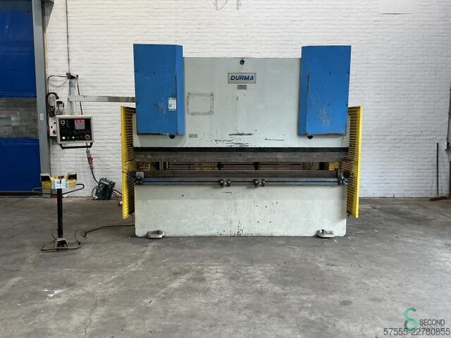 Prensa dobradeira Durma HAP 30200, ano 2002. Durma HAP 30200