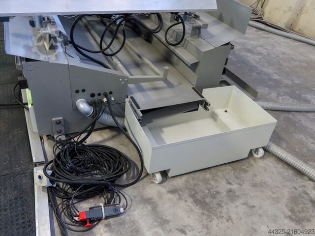 5-осевой обрабатывающий центр BIESSE ROVER C