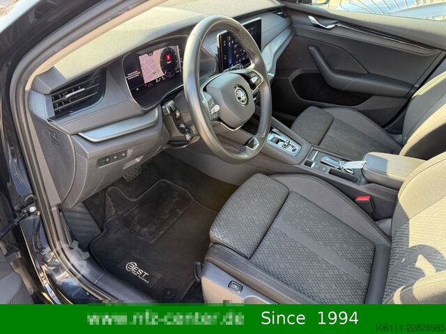 Minibuss SKODA Octavia Combi Ambition