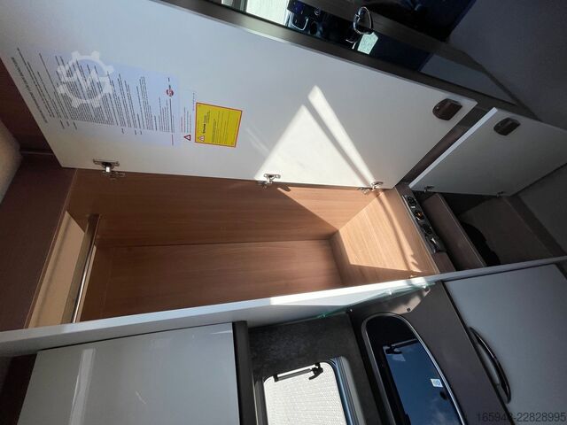 Halvintegrert bobil BÜRSTNER 644 G LYSEO FREISTAAT TD HL | *wenig KM*3,85t*