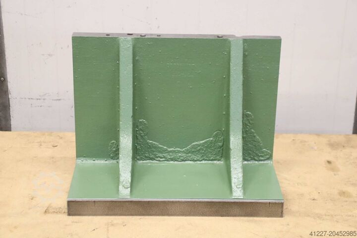 Kątownik mocujący z rowkami T Guss 535/250/H400 mm