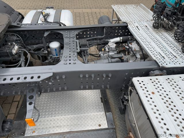 Standard dragbil MERCEDES-BENZ Antos 2136 4x2 SZM Superlight