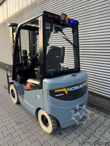 Electric 4-wheel forklift Noblelift CPD18-A2