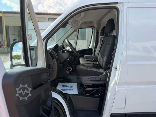 Furgone lastrato a passo lungo con tetto alto Peugeot Boxer Kasten 435 L4H2  180 AUT/NAvi/PDC