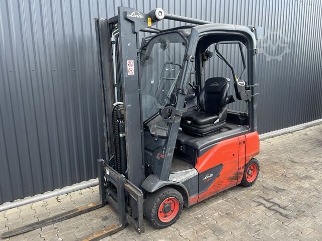 Rafknúinn 4 hjól lyftara Linde E 16P-02