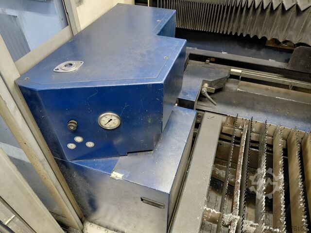 Makinë prerëse me lazer TRUMPF TruLaser 3030 (L20) 4kW mit RotoLas