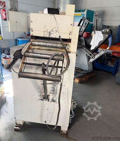 Abwickel-, Richt- und Stanzanlage PBK Automation 