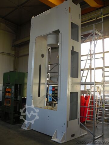 Prensa hidráulica Dieffenbacher PHP250