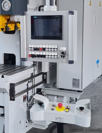 Prensa hidráulica Dieffenbacher PHP250