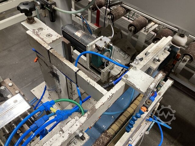 Máquina de taladrado y corte para paneles laterales Franke SG