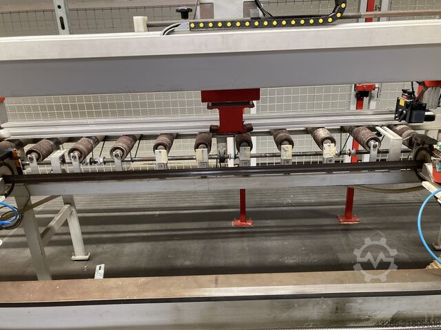 Máquina de taladrado y corte para paneles laterales Franke SG
