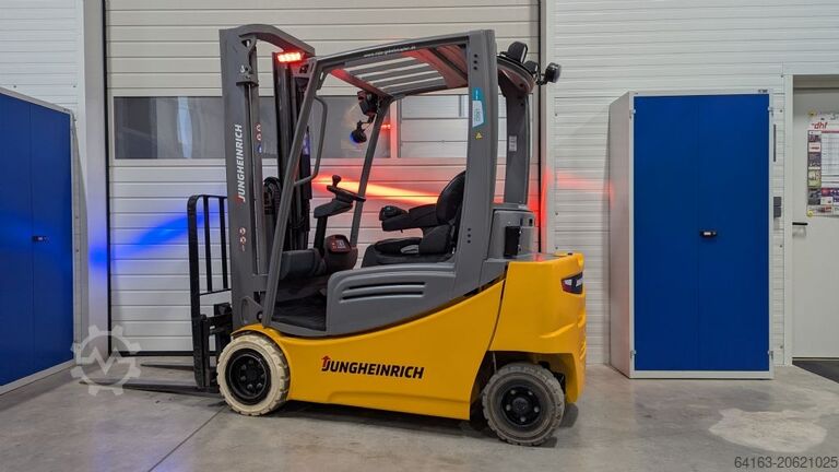 Carrello elevatore elettrico a 4 ruote Jungheinrich EFG 320 GE115-350ZZ