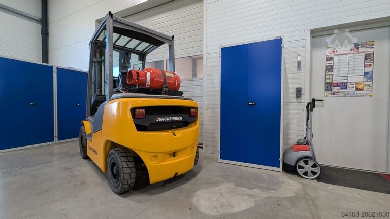 Carrello elevatore GPL Jungheinrich TFG 425 GE115-500DZ