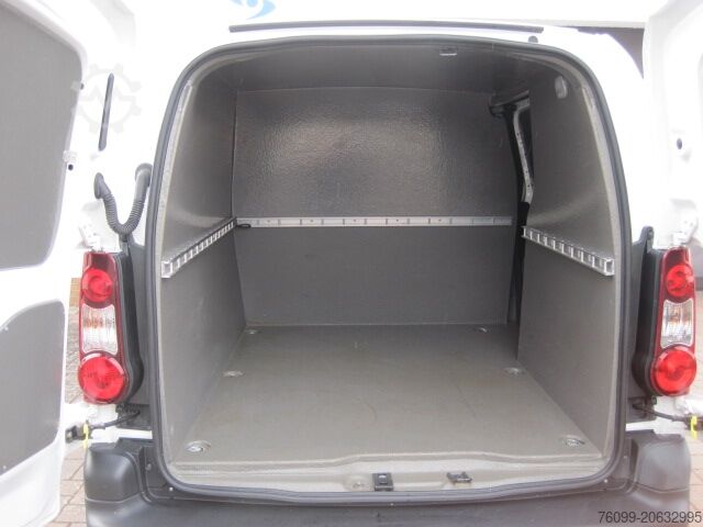 Box van Peugeot Partner 1.6 HDI Cateringausbau 3-Sitzer