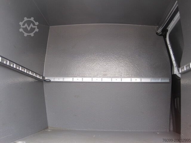 Box van Peugeot Partner 1.6 HDI Cateringausbau 3-Sitzer