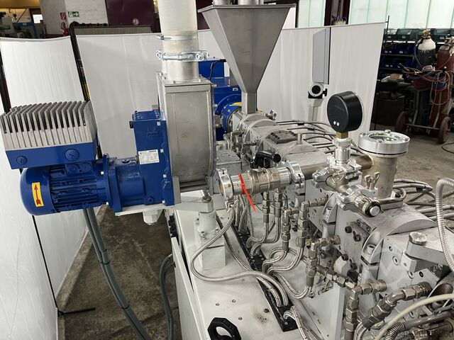 лабораторний екструдер Berstorff ZE 25