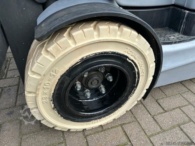 VS-22510 Empilhadeira elétrica Triplex Still RX60-30L com garra Cascade STILL RX60-30L