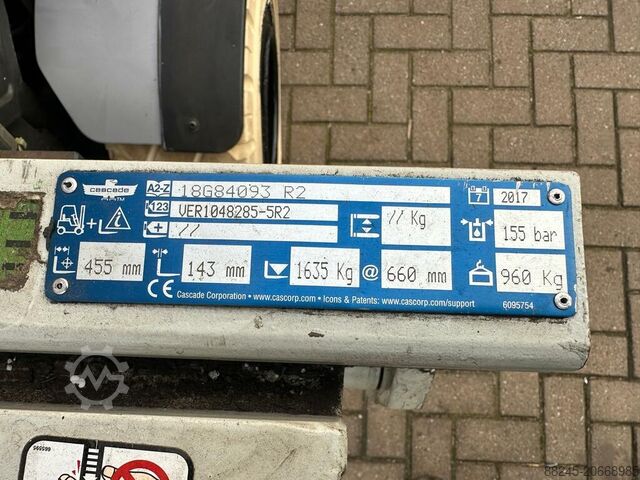 VS-22510 Chariot élévateur électrique triplex Still RX60-30L avec pince Cascade STILL RX60-30L