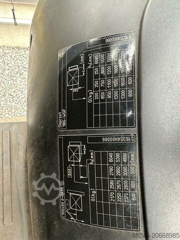 VS-22510 Chariot élévateur électrique triplex Still RX60-30L avec pince Cascade STILL RX60-30L