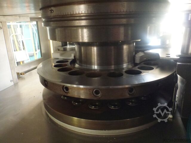 Prensa de comprimidos Kilian modelo T100/18 EU-B KILIAN T100/18