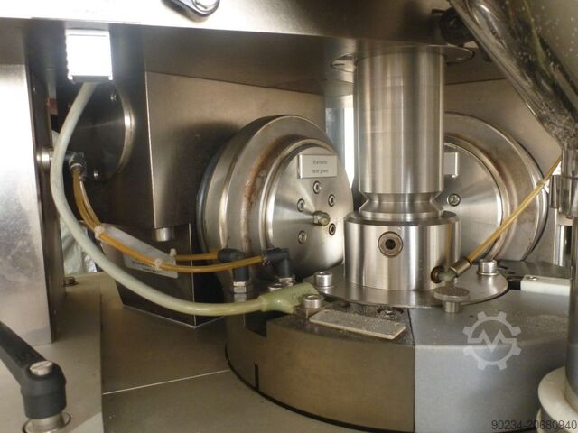 Prensa de comprimidos Kilian modelo T100/18 EU-B KILIAN T100/18