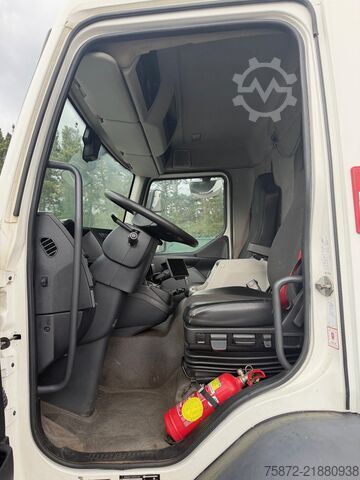 Camión caja Renault D 18.280 DTI EURO 6 18T FURGON