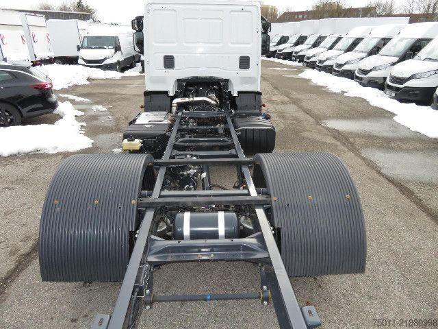 Sasi truk IVECO EuroCargo ML80E21/P Fahrgestell, RS 3690 mm