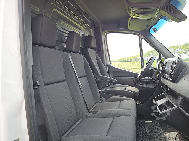 ऊंची छत वाला स्टेशन वैगन MERCEDES-BENZ SPRINTER 317 L2H2 LED Mbux10